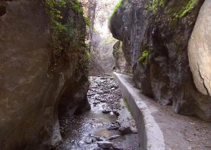 Apartamento Penas Blancas, Junto A Ruta De Los Cahorros, Monachil.